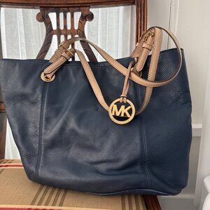 Michael Kors Jet Set large tote in navy blue